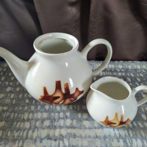 Fajansz kávéskanna tejes kancsóval