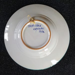 Habán motívumos kerámia dísztányér pár