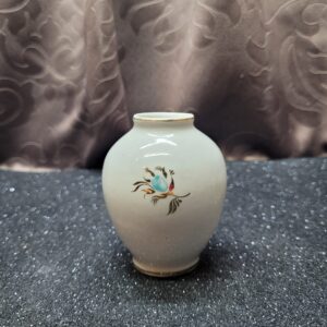 Drasche porcelán mini váza kis kék virágmotívummal és aranyszegéllyel