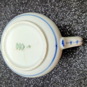 Hagymamintás keleti porcelán teáskanna szűrővel