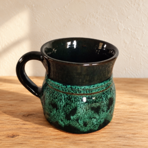 Heaven & Earth Ceramic angol kerámiabögre / Heaven & Earth Ceramic English Mug – illusztratív élőkép / illustrative lifestyle image