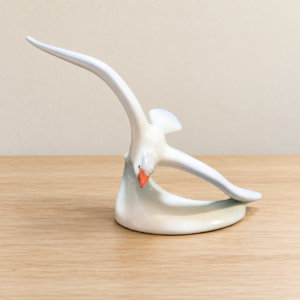 Drasche porcelán sirályfigura / Drasche Porcelain Seagull Figurine – illusztratív élőkép / illustrative lifestyle image
