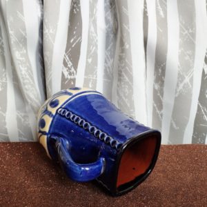 Kék népi motívumos füles kerámia kancsó/váza