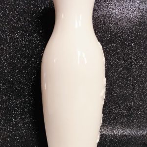 Hófehér domború virágmintás porcelán váza