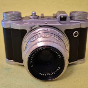 Altix vintage mechanikus fényképezőgép bőrtokjában, az eredeti dobozával.