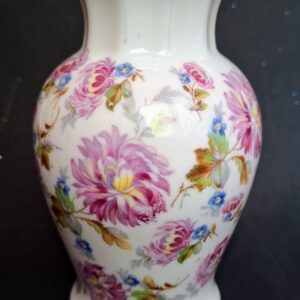 Zsolnay virágmintás porcelán váza – luxus a virágaidnak is