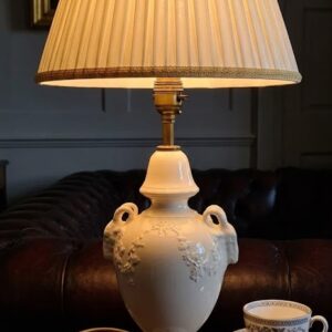 Vintage Royal Creamware "Luminaries" kosfejes porcelán asztali lámpatest