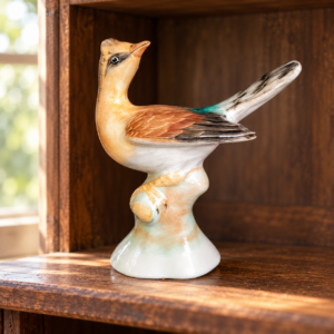 Bodrogkeresztúri kerámia kakukk – kézzel festett vintage madárfigura / Vintage Hand-Painted Ceramic Cuckoo Figurine – Bodrogkeresztúr Pottery – illusztratív élőkép / illustrative lifestyle image